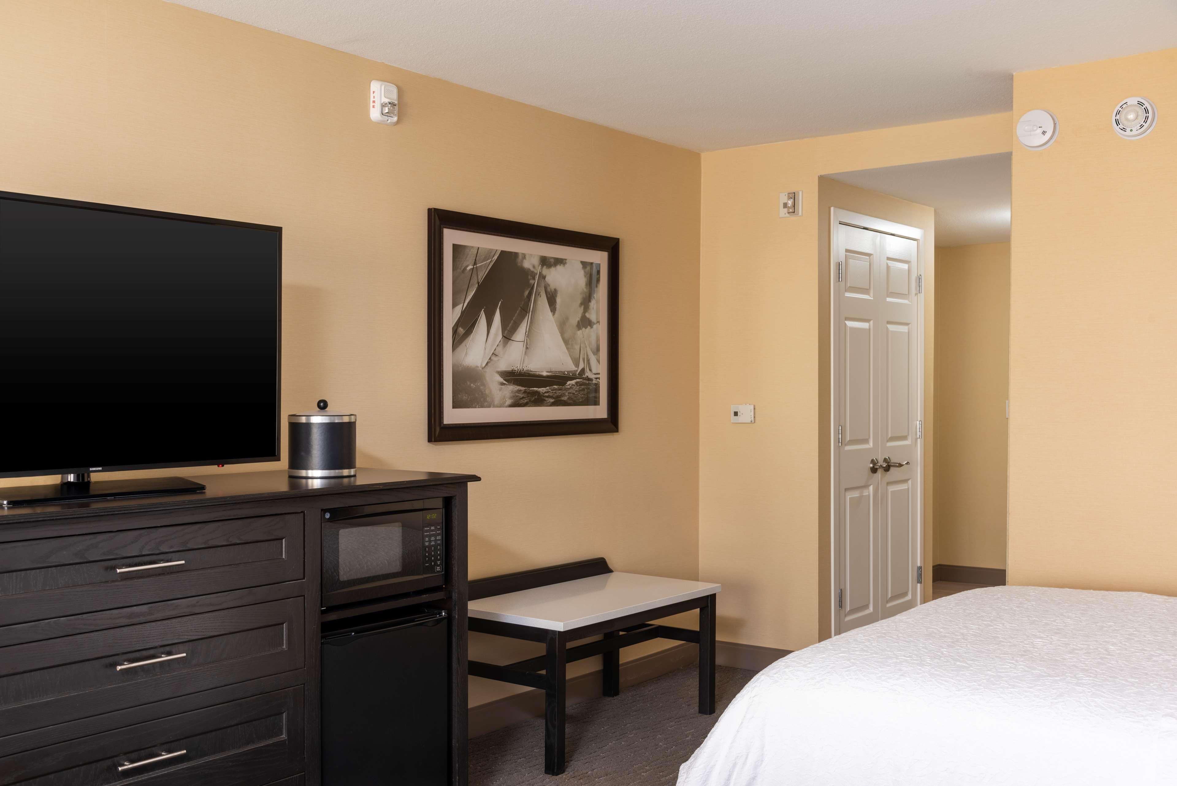 Hampton Inn Holland Ngoại thất bức ảnh