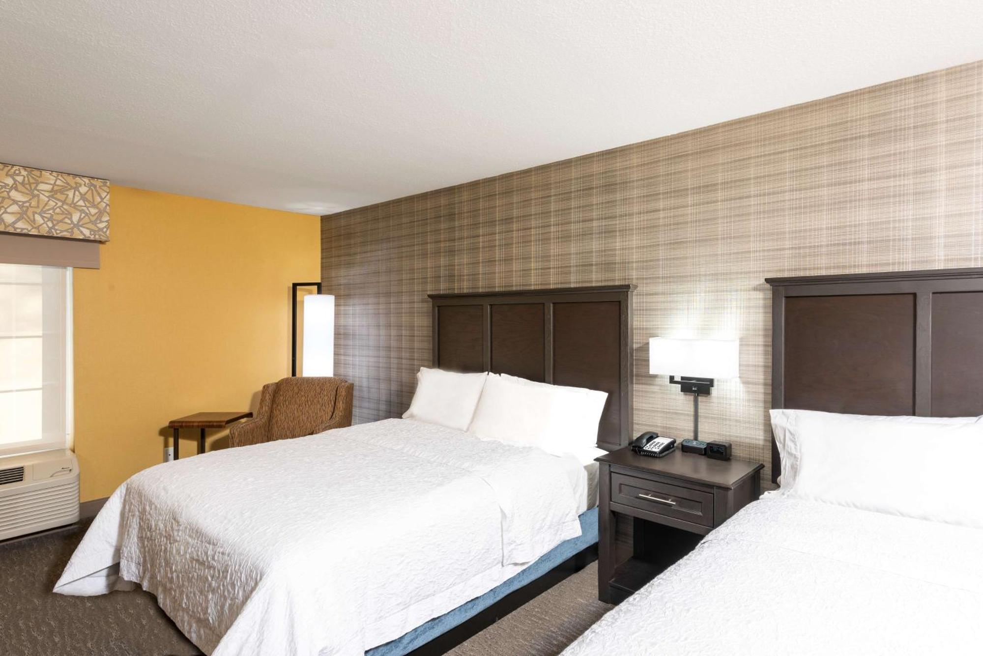 Hampton Inn Holland Ngoại thất bức ảnh