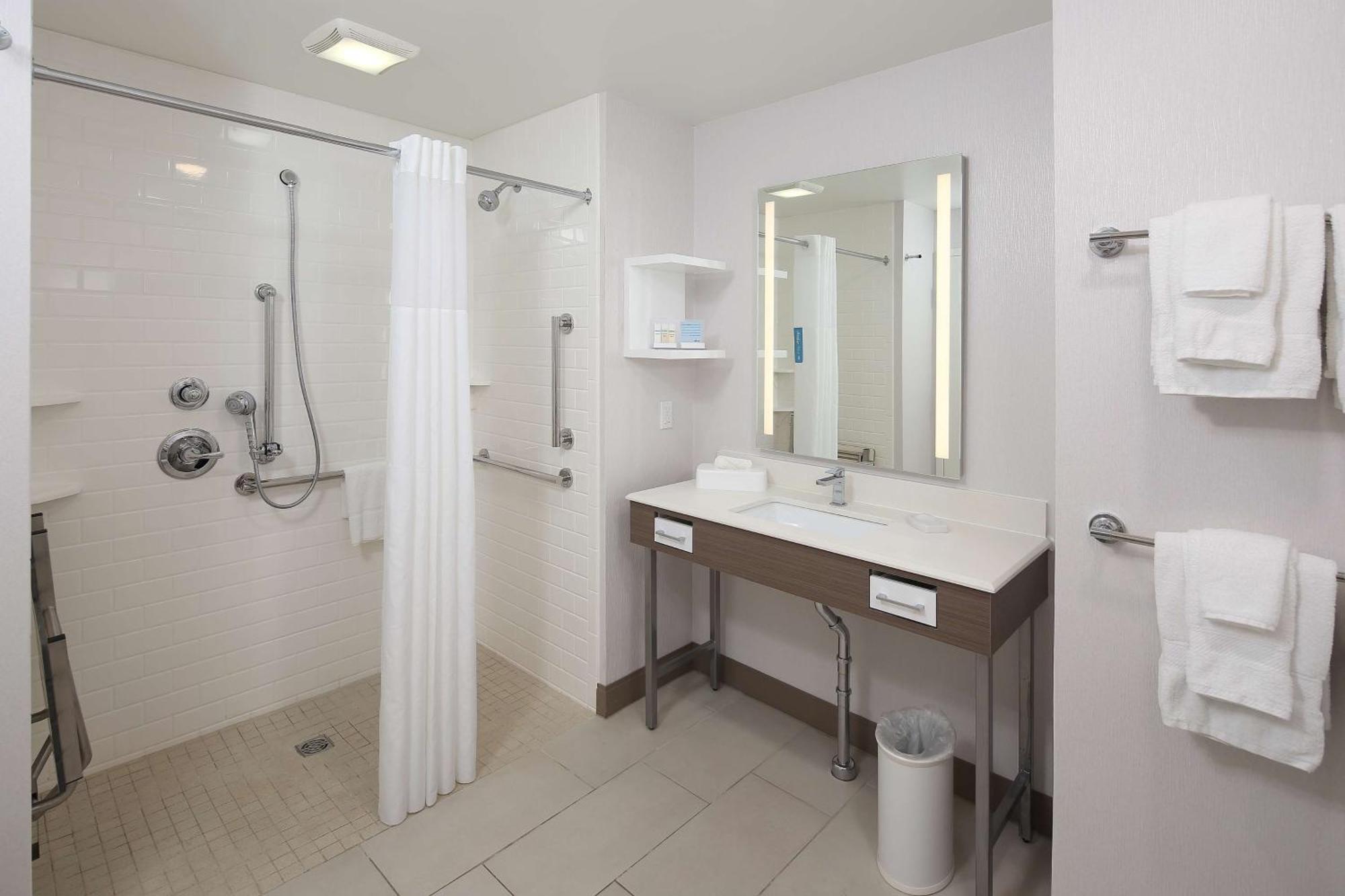 Hampton Inn Holland Ngoại thất bức ảnh