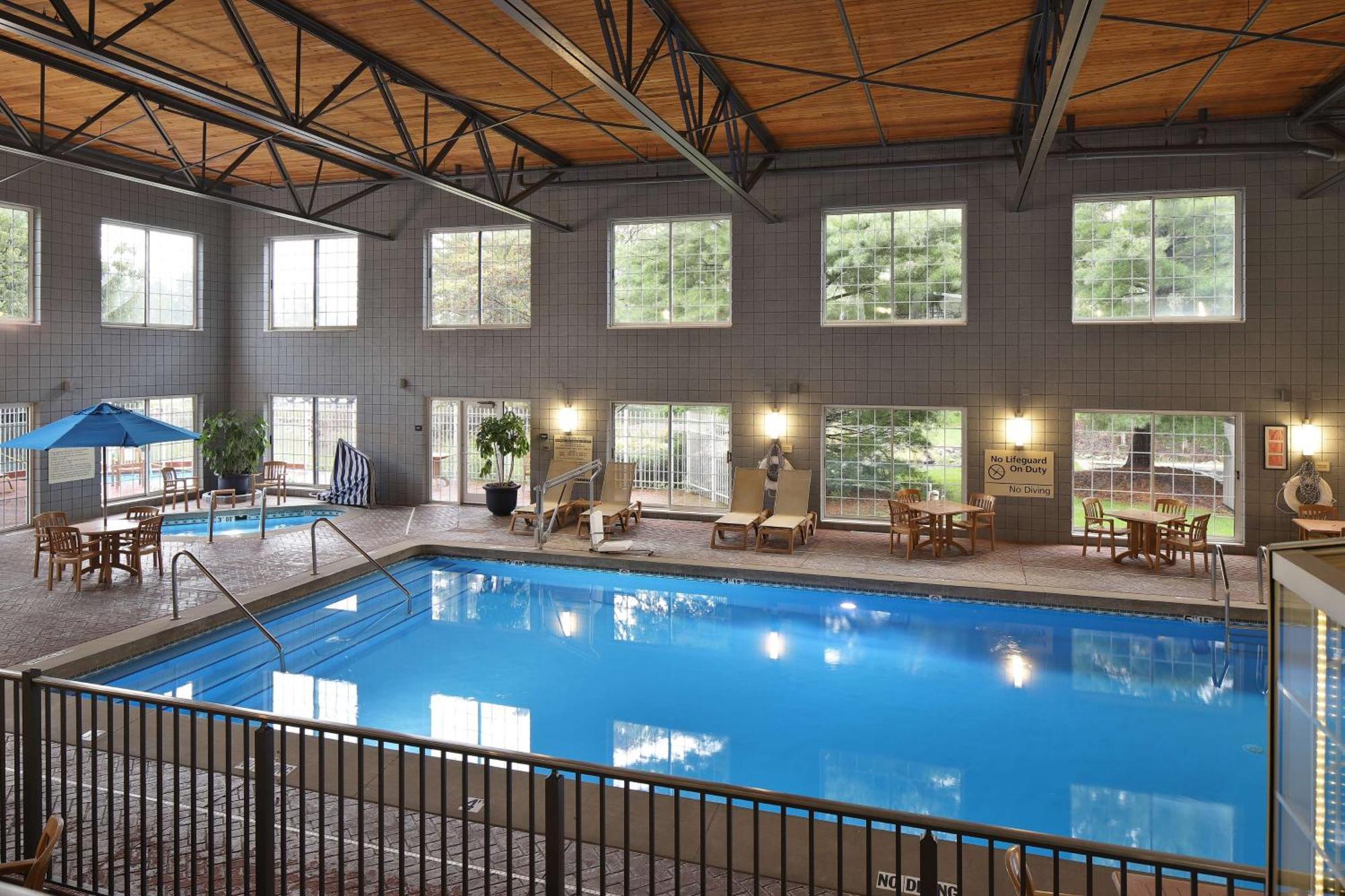 Hampton Inn Holland Ngoại thất bức ảnh