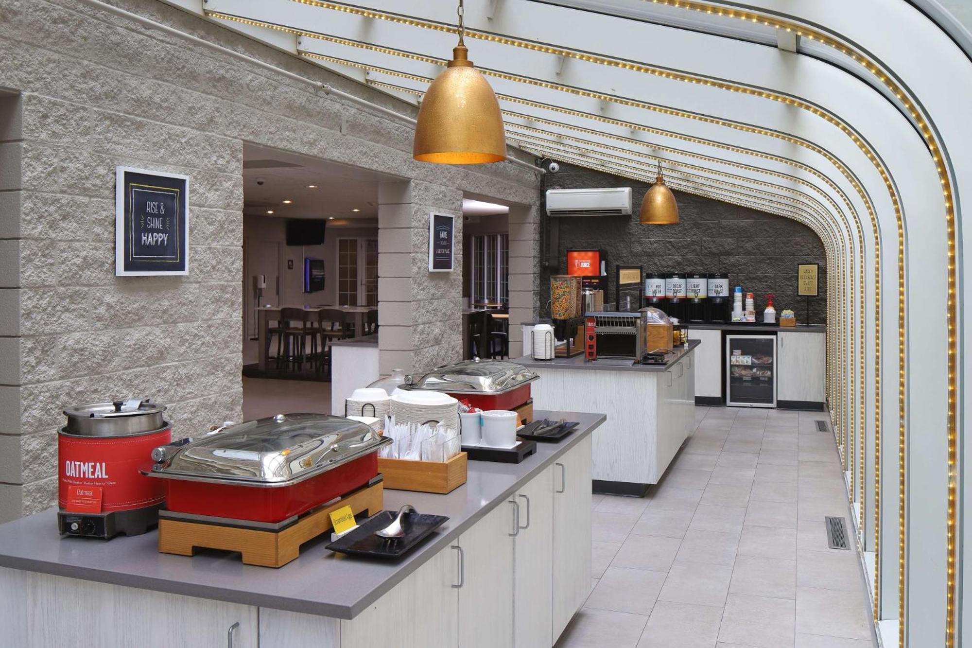 Hampton Inn Holland Ngoại thất bức ảnh