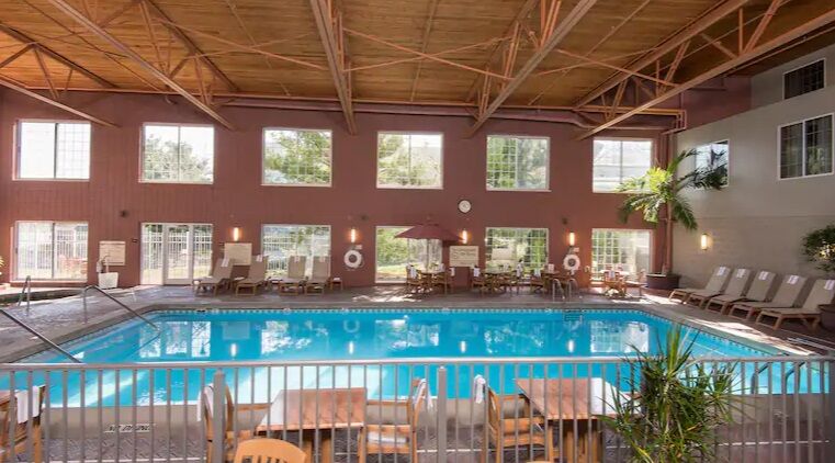 Hampton Inn Holland Ngoại thất bức ảnh